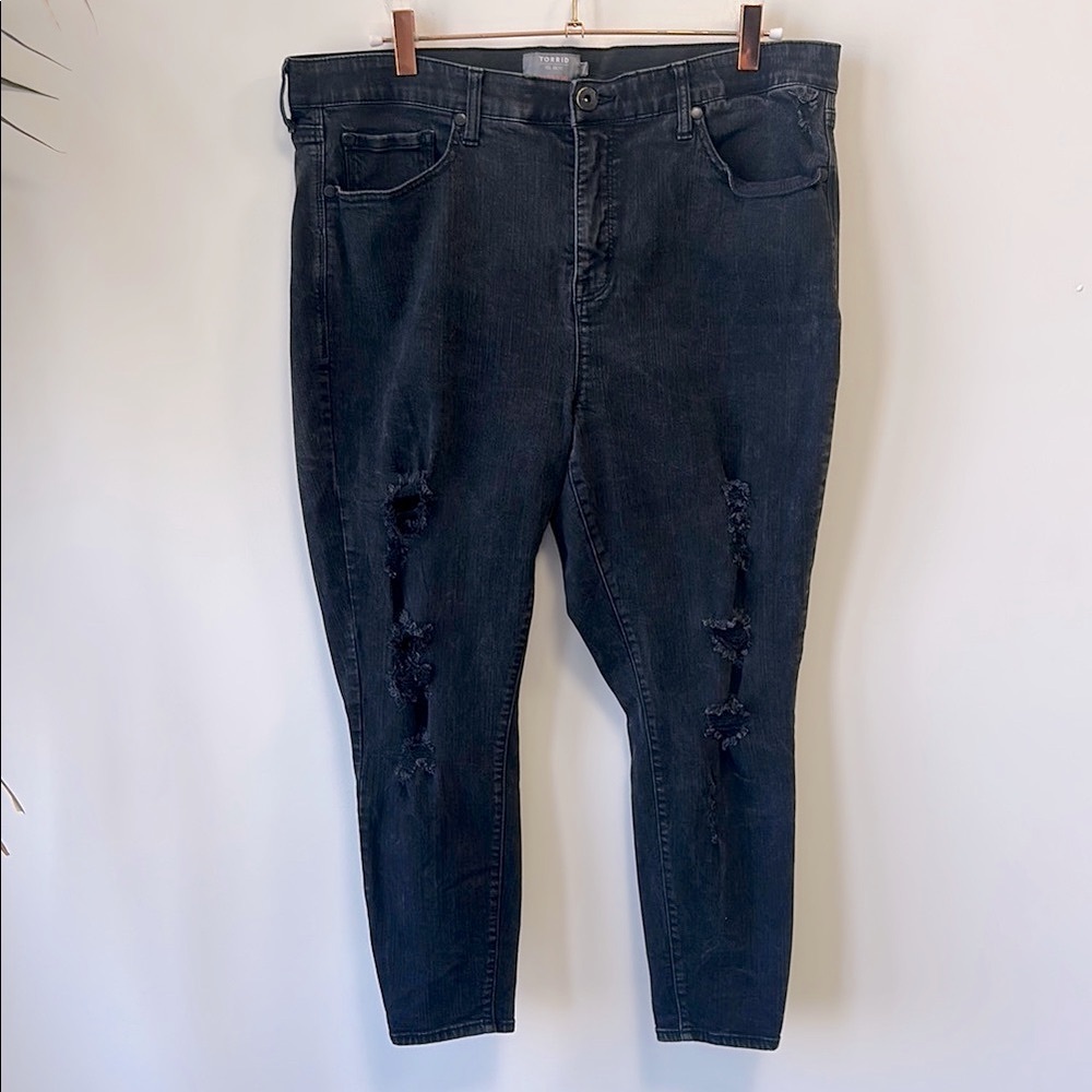 Torrid Sz 20 Short - Sky High Skinny Distressed Black Jeans